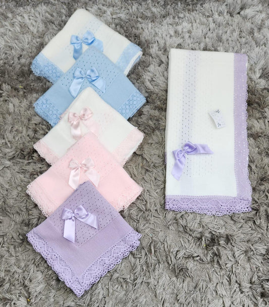 REF5 - Traditional Spanish Lace Shawl