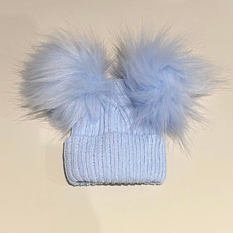 2PHL - Hat with two pom poms