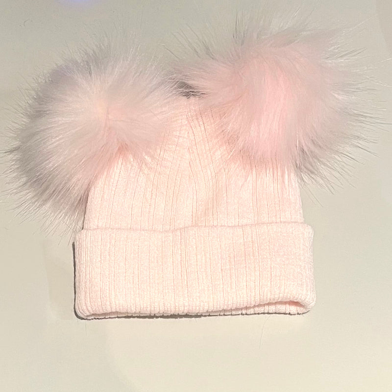 2PHL - Hat with two pom poms